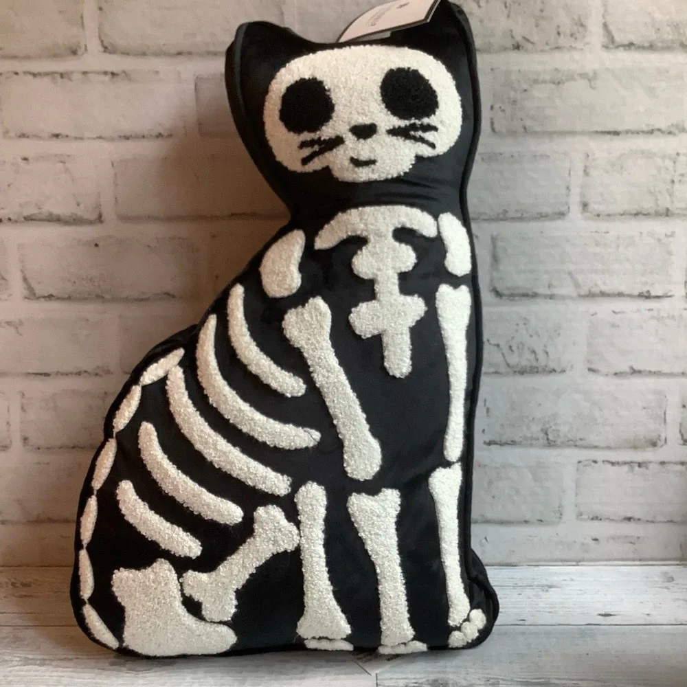 STOREHOUSE 12×20 Cat Shaped Skeleton Pillow